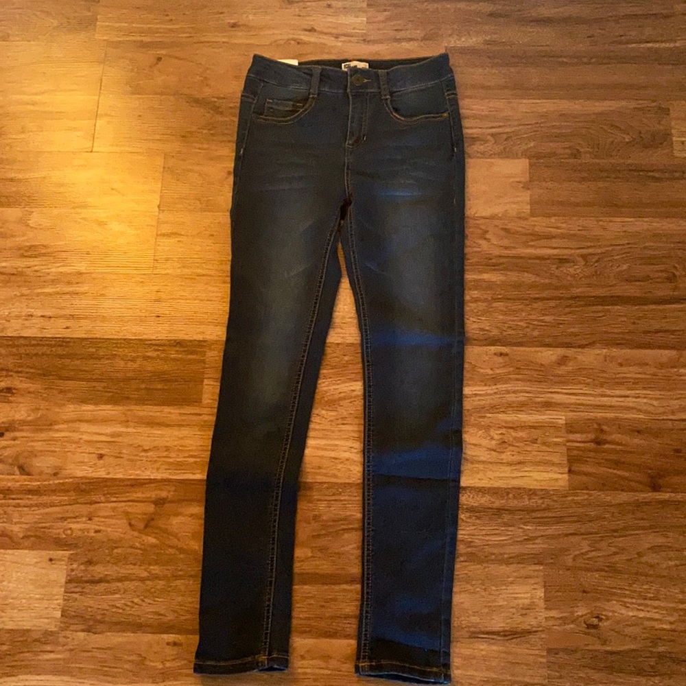 Epic threads 🧵 skinny jeans!